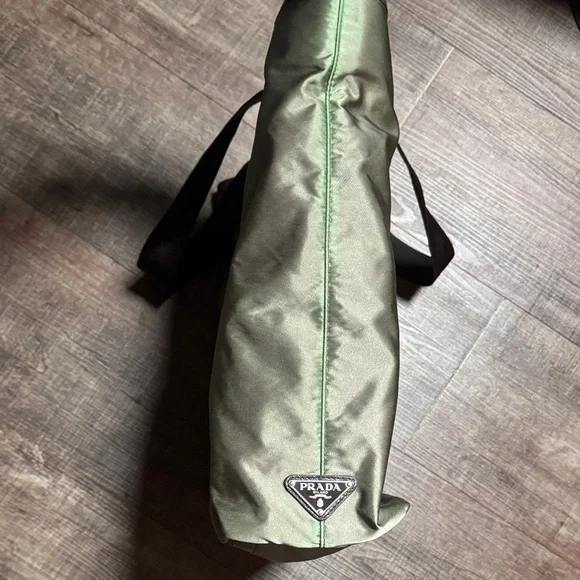 Prada Nylon Olive Green Shoulder bag - Picture 7 of 16